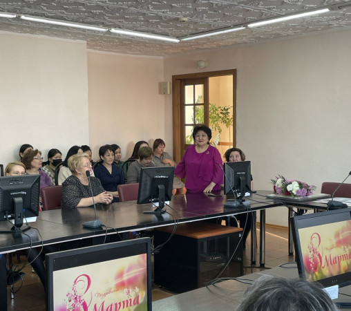 Коллектив Саха(Якутия)стата отметил Международный женский день