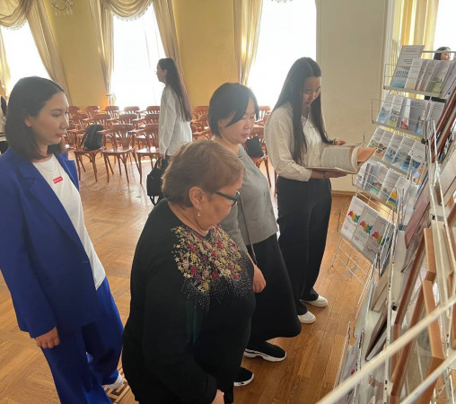 В Национальной библиотеке республики открылась книжная выставка «Республика Саха (Якутия) в цифрах»